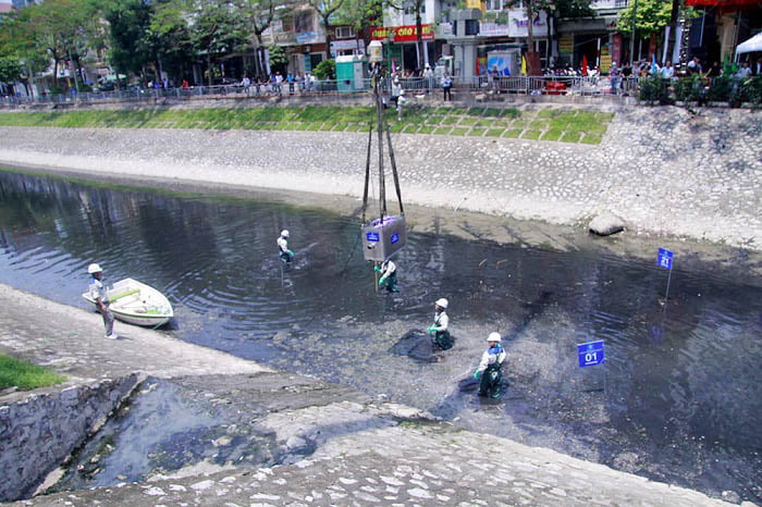 Xử lý ô nhiễm sông, hồ tại Hà Nội: Giải pháp từ điều chỉnh quy hoạch